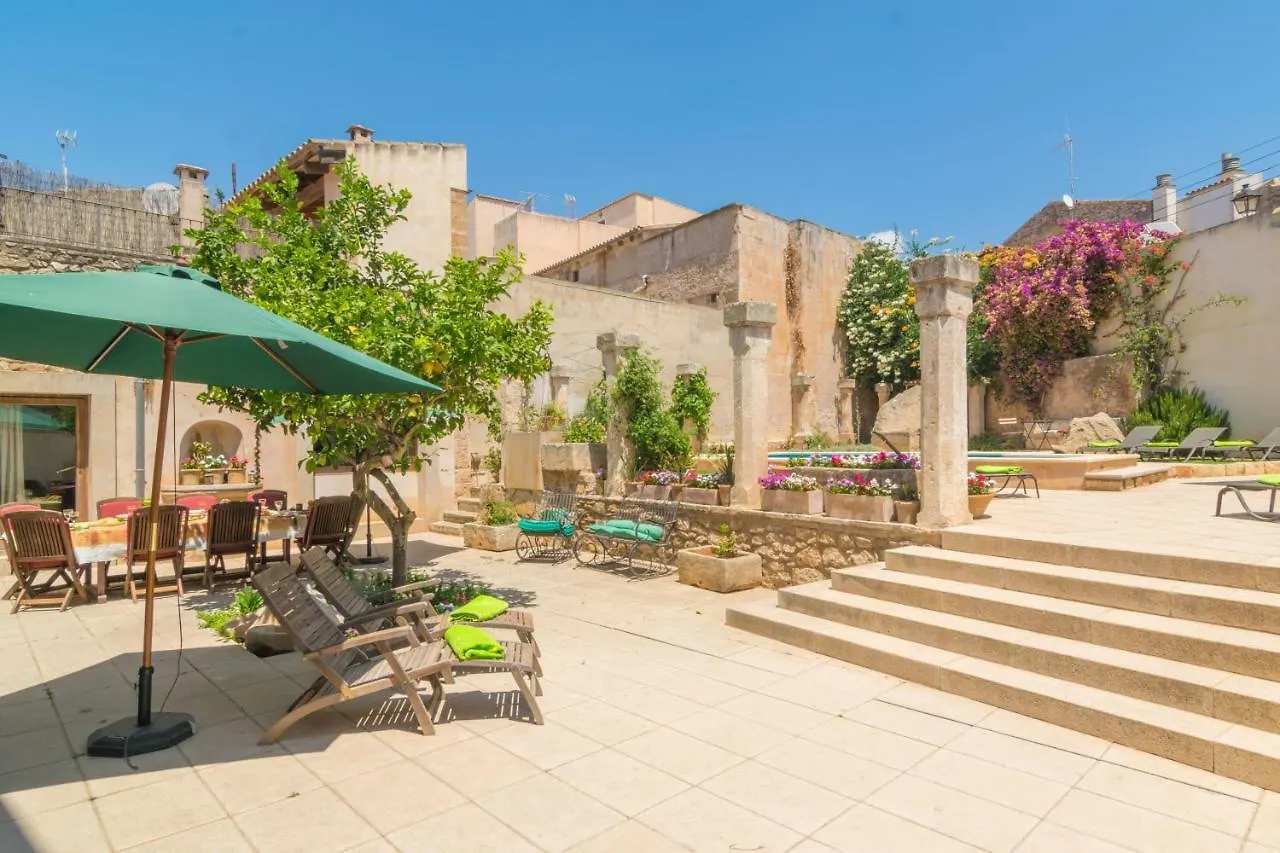 Vila Cal Senyor Damia Santanyí